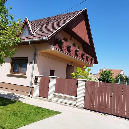 Luna Apartament *
